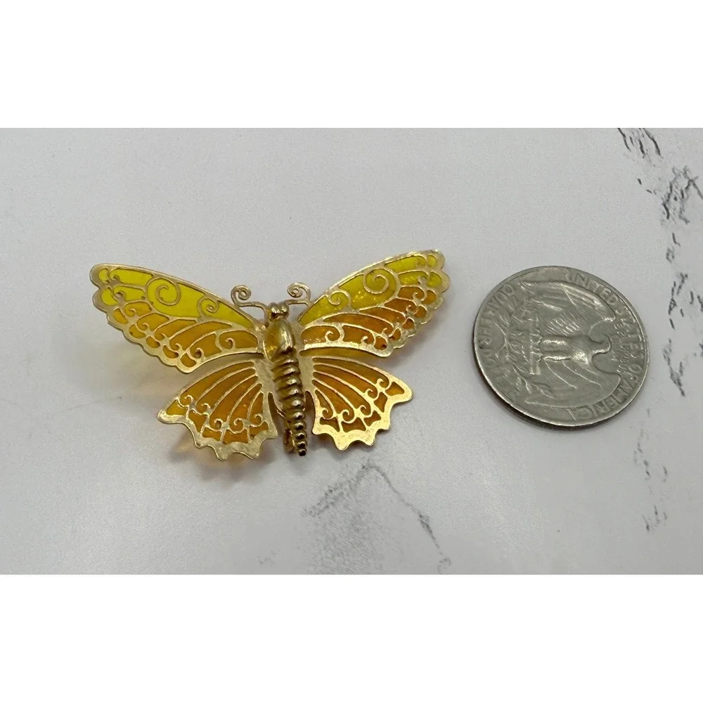 Vintage Gold Tone Butterfly Brooch‎ Yellow Amber Lucite Wings
